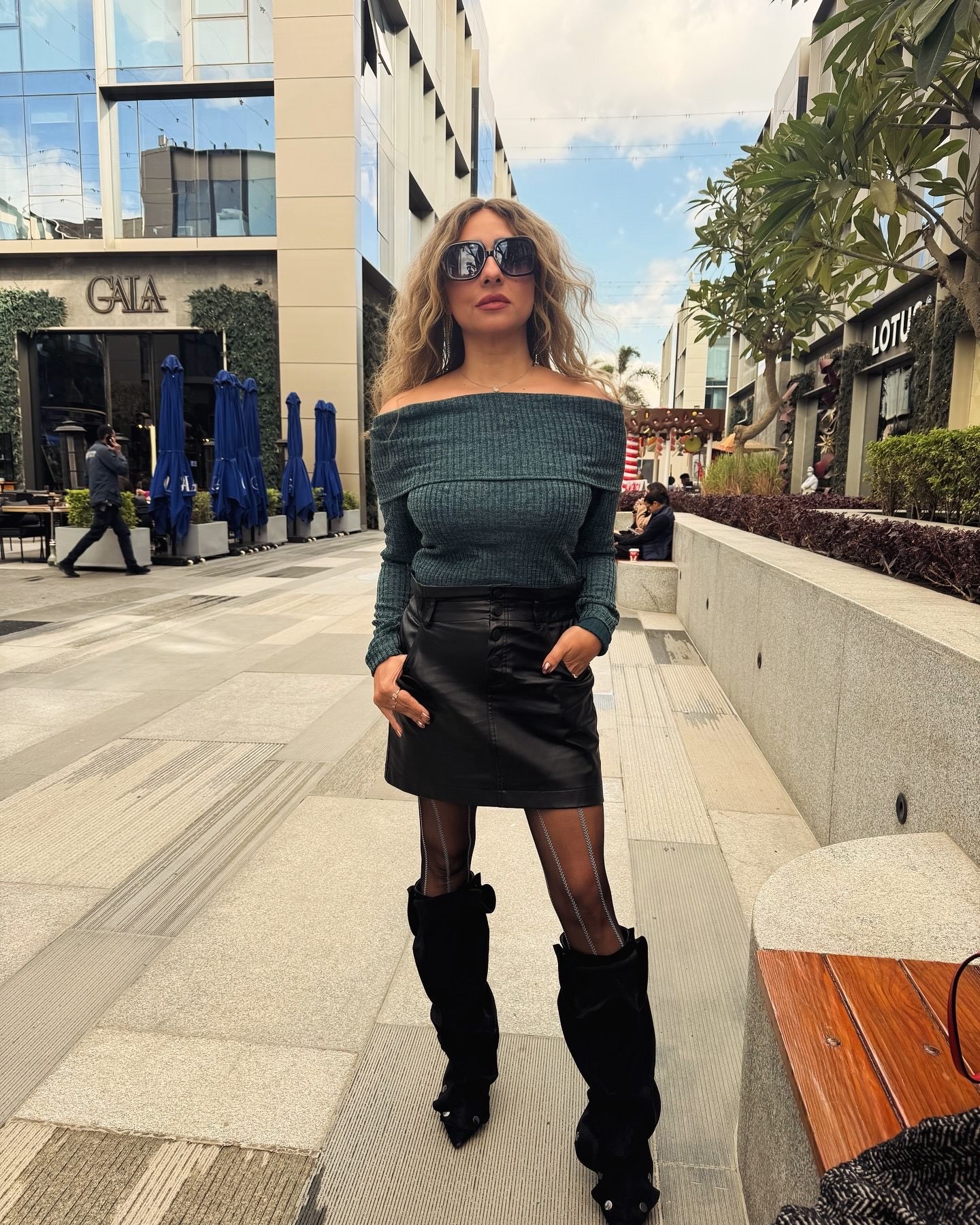 Teal Desire Pullover